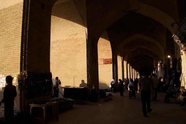 Die Säulengänge des Basars von Kerman